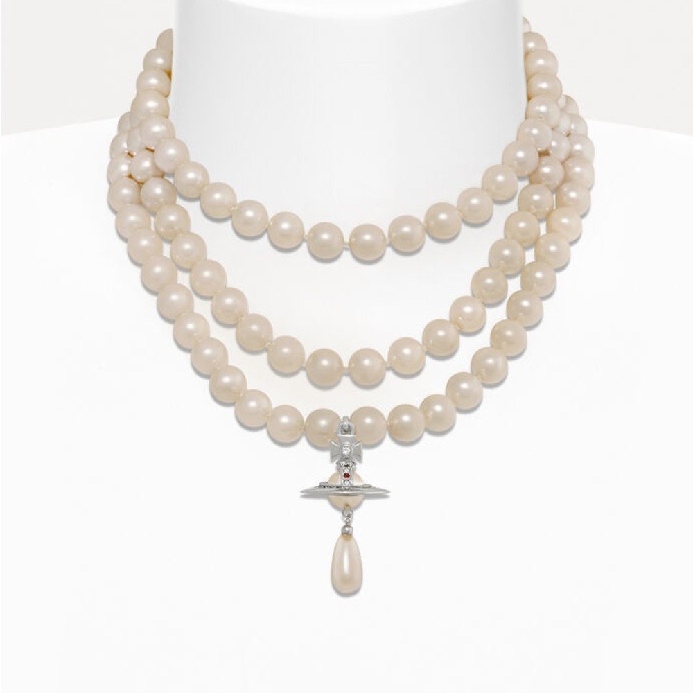 Auth-Vivienne Westwood Three row pearl drop choker